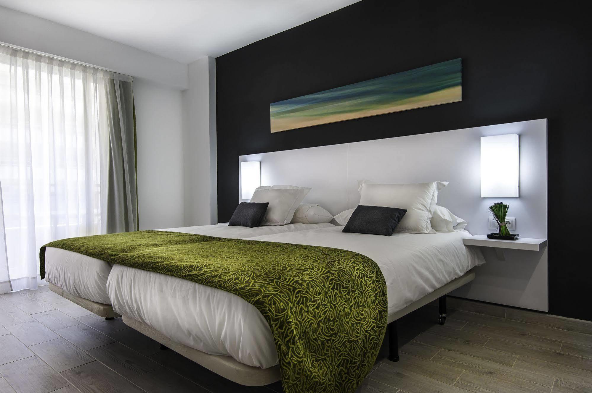 เคเอ็น อพาร์ตโฮเต็ล โคลัมบัส Aparthotel ปลายาเดลาสอเมริกาส ภายนอก รูปภาพ